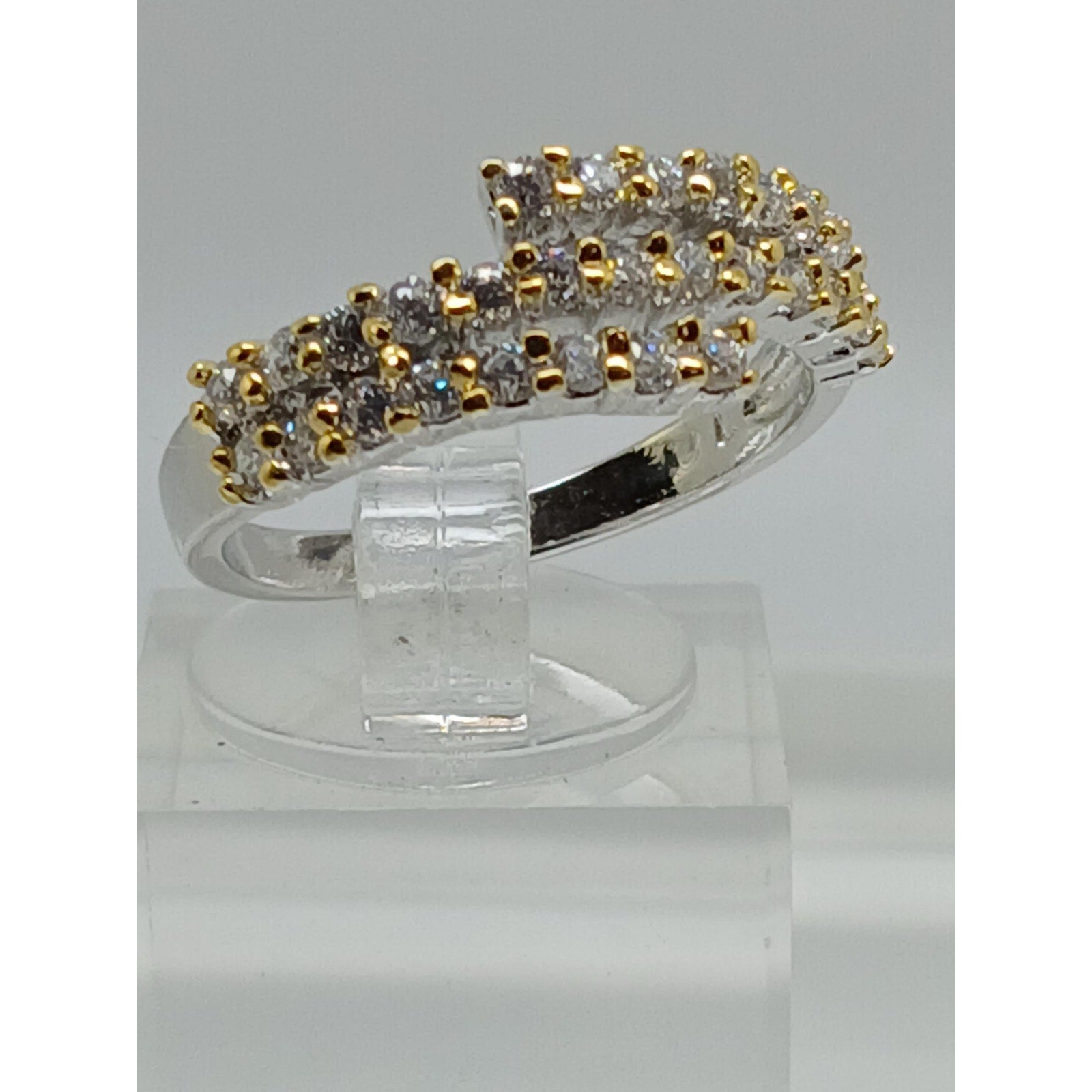 Size 7 Elegant Vintage 2-Tone White Yellow Gold Plated Cocktail Sim Diamond Ring