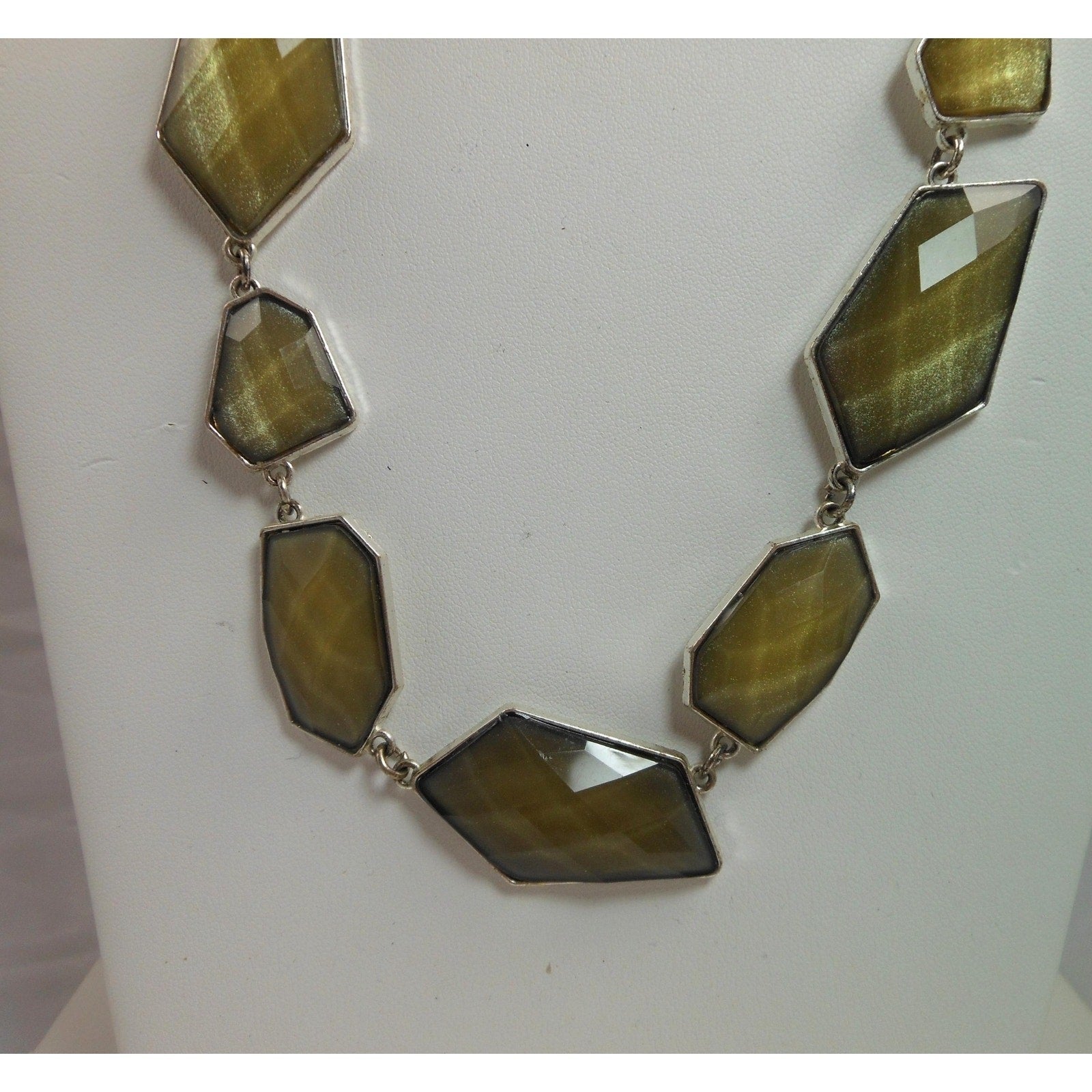 Green Geometric Link Pendant Necklace | Long 36 Silver Necklace | Designer - HoneyThomas.com
