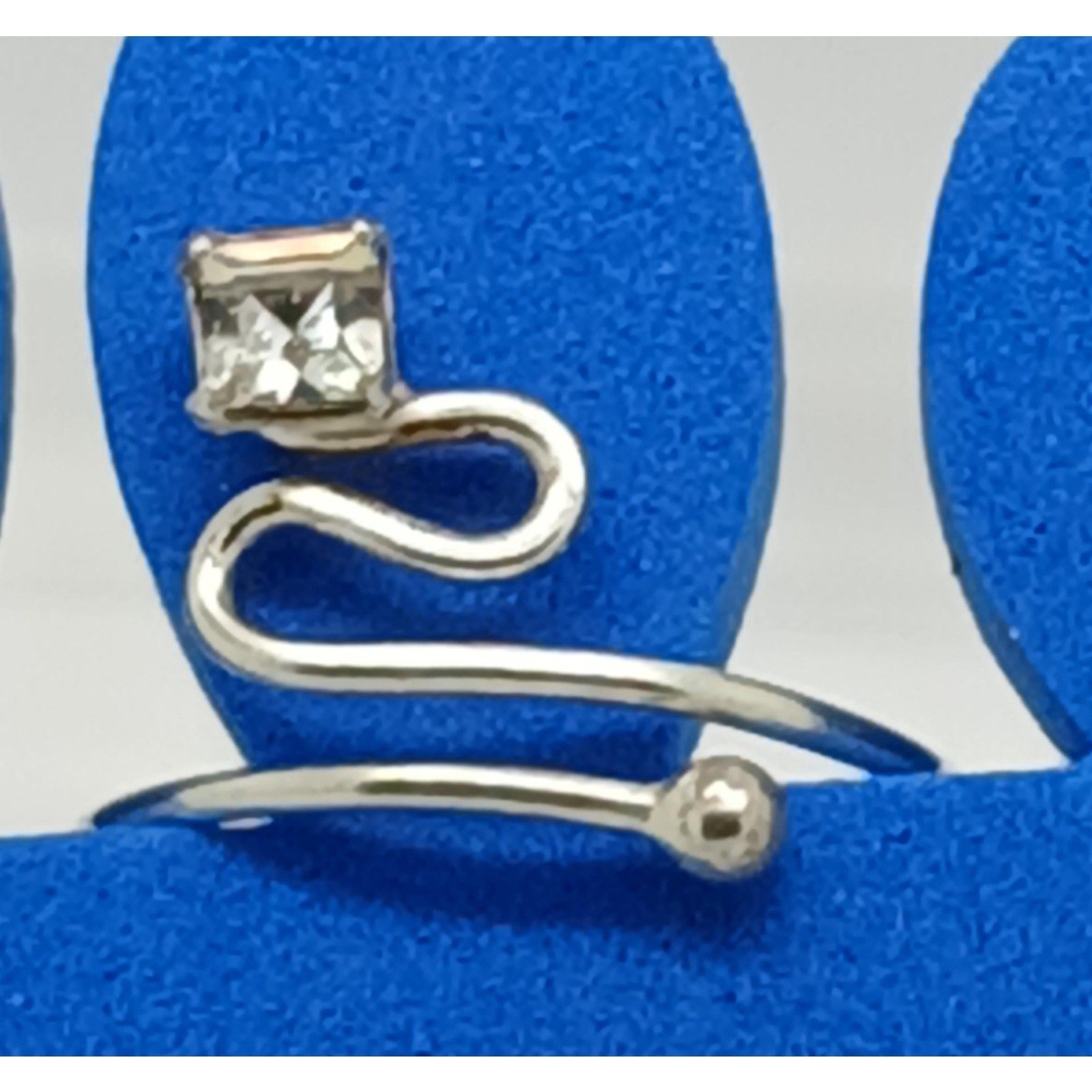 New Sterling Silver Crystal Rhinestone Swirly Sparkling Toe Ring Adjustable Size - HoneyThomas.com