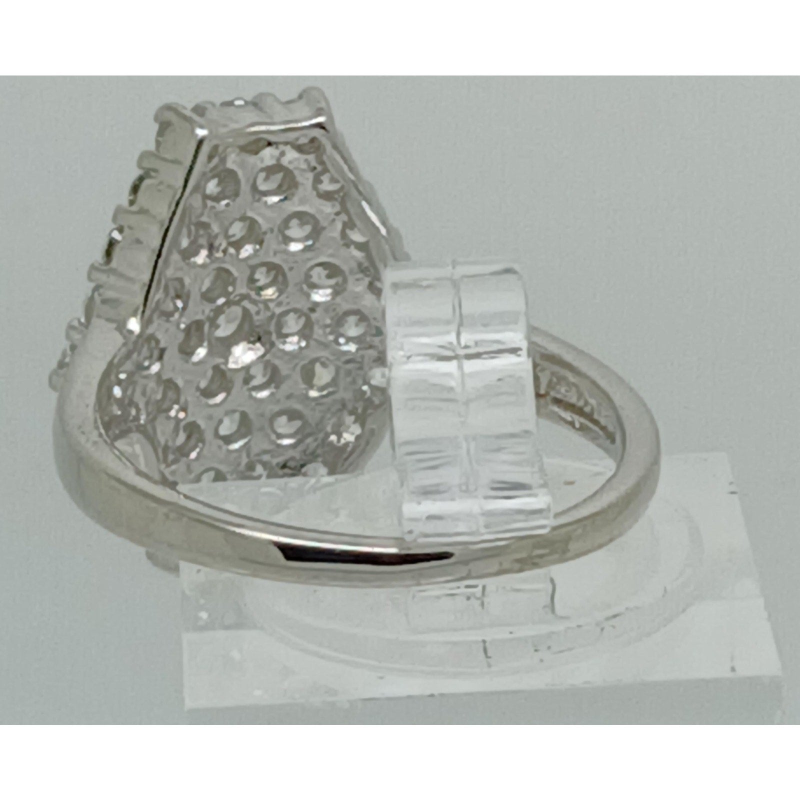 Elegant Vintage Size 7.25 White Gold Plate Pave Cluster Cocktail Statement Ring - HoneyThomas.com