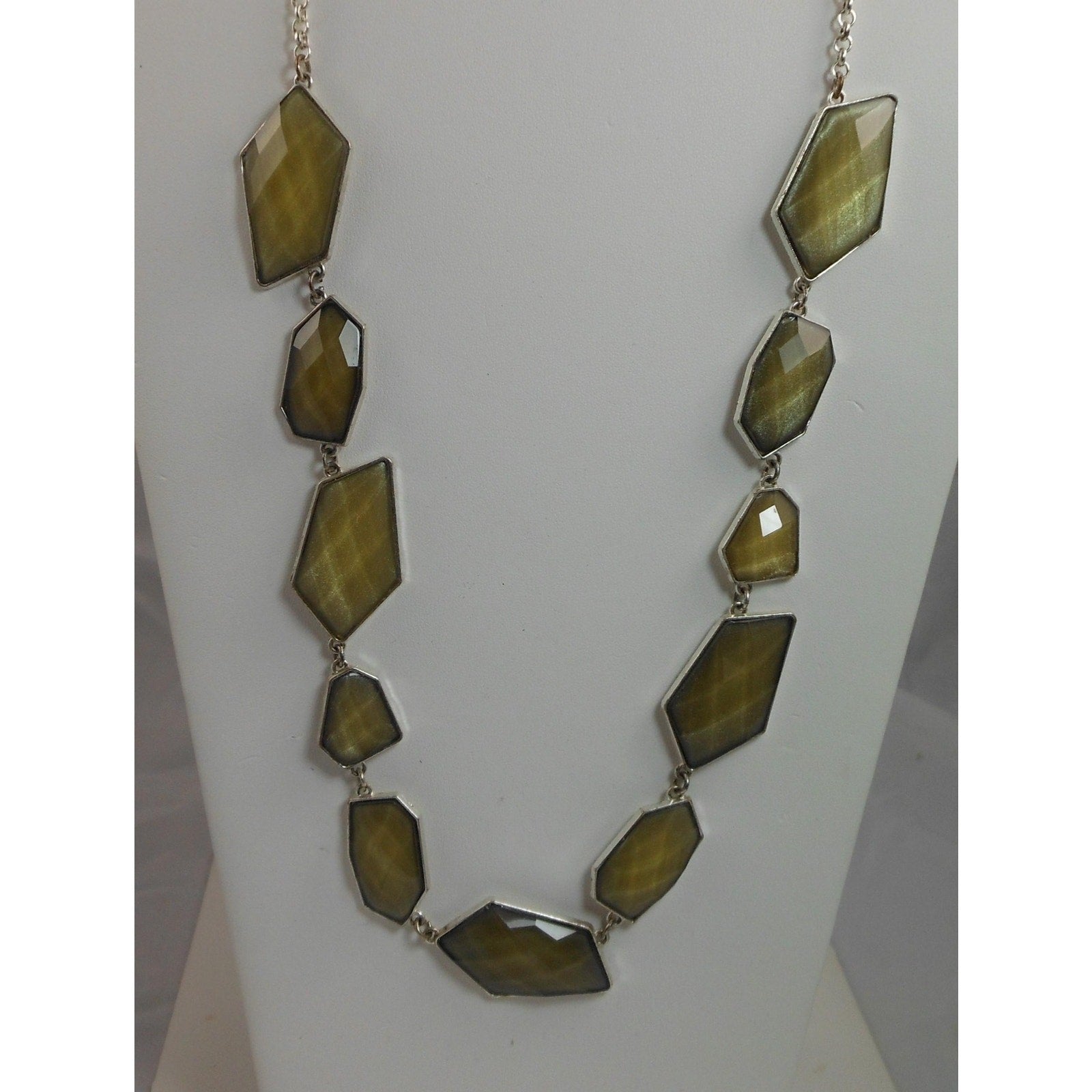 Green Geometric Link Pendant Necklace | Long 36 Silver Necklace | Designer - HoneyThomas.com
