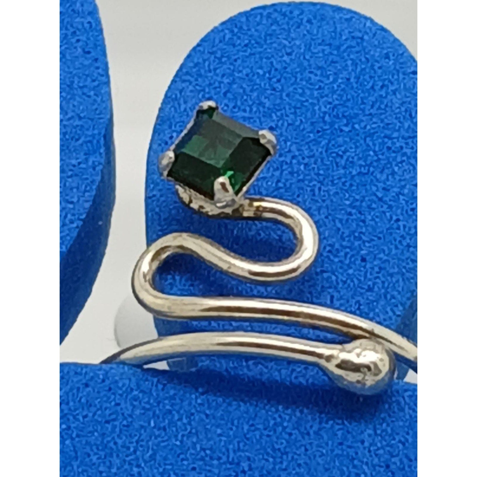 Swirly Emerald Green Crystal Rhinestone Toe Ring Adjustable Size Sterling Silver