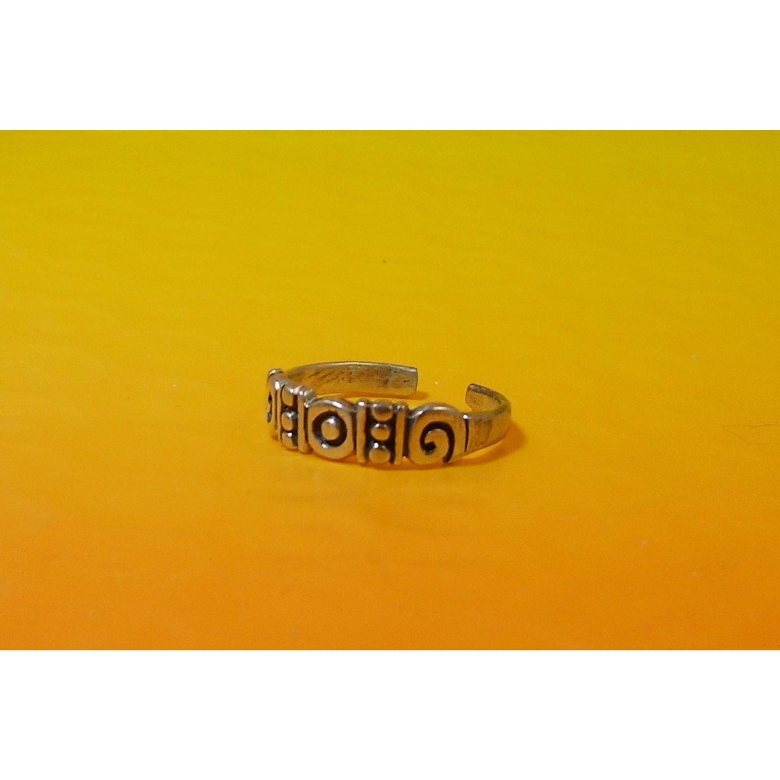 Vintage Sterling Silver Celtic Tribal Swirl Toe Ring Handcrafted foot Jewelry NO - HoneyThomas.com