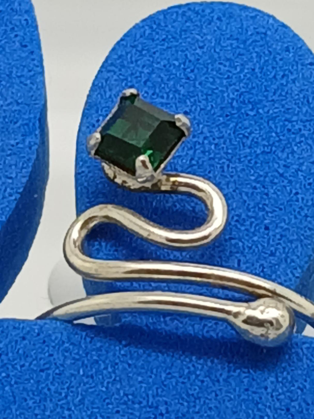 Emerald Green Crystal Rhinestone Toe Ring: .925 Sterling Silver, Adjustable