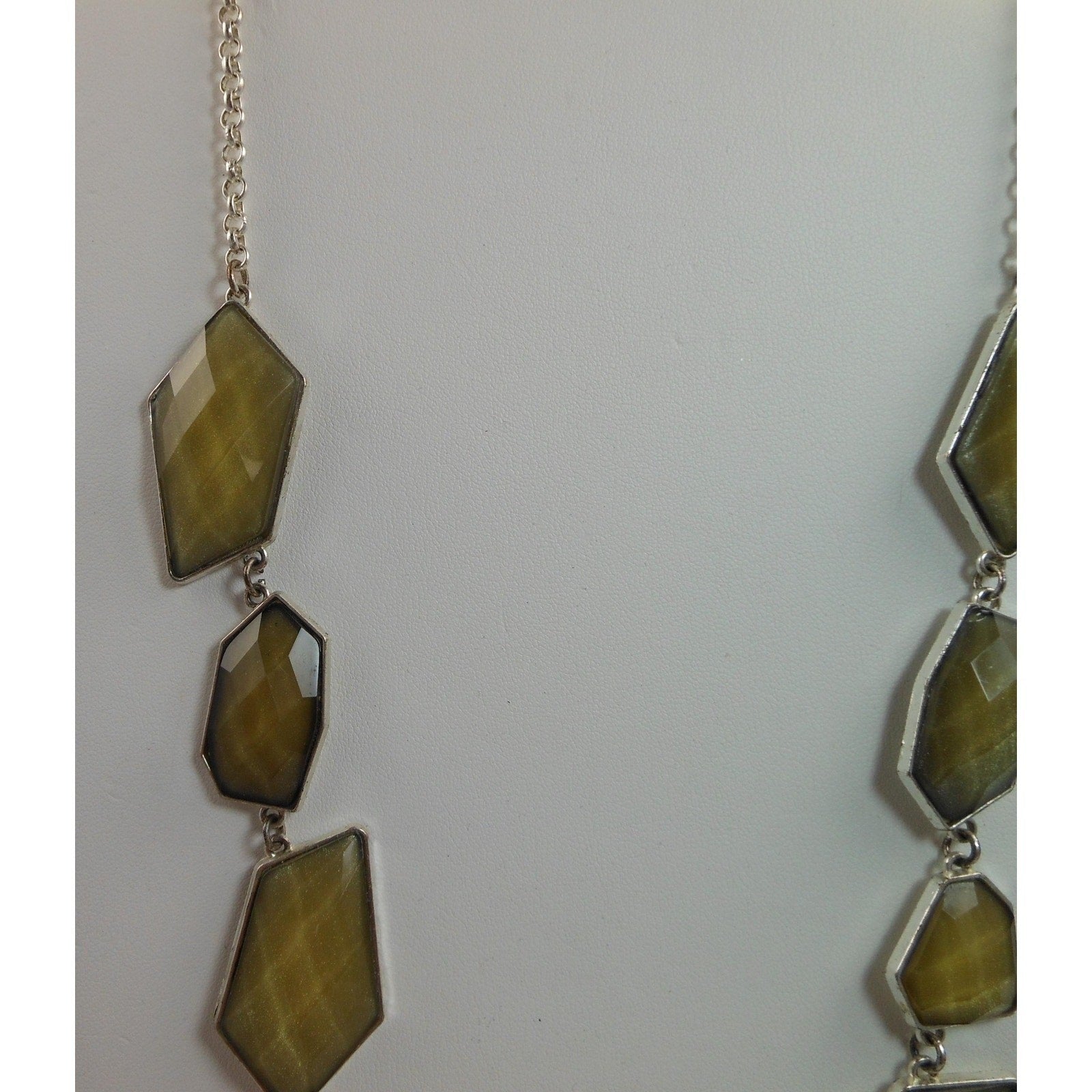 Green Geometric Link Pendant Necklace | Long 36 Silver Necklace | Designer - HoneyThomas.com