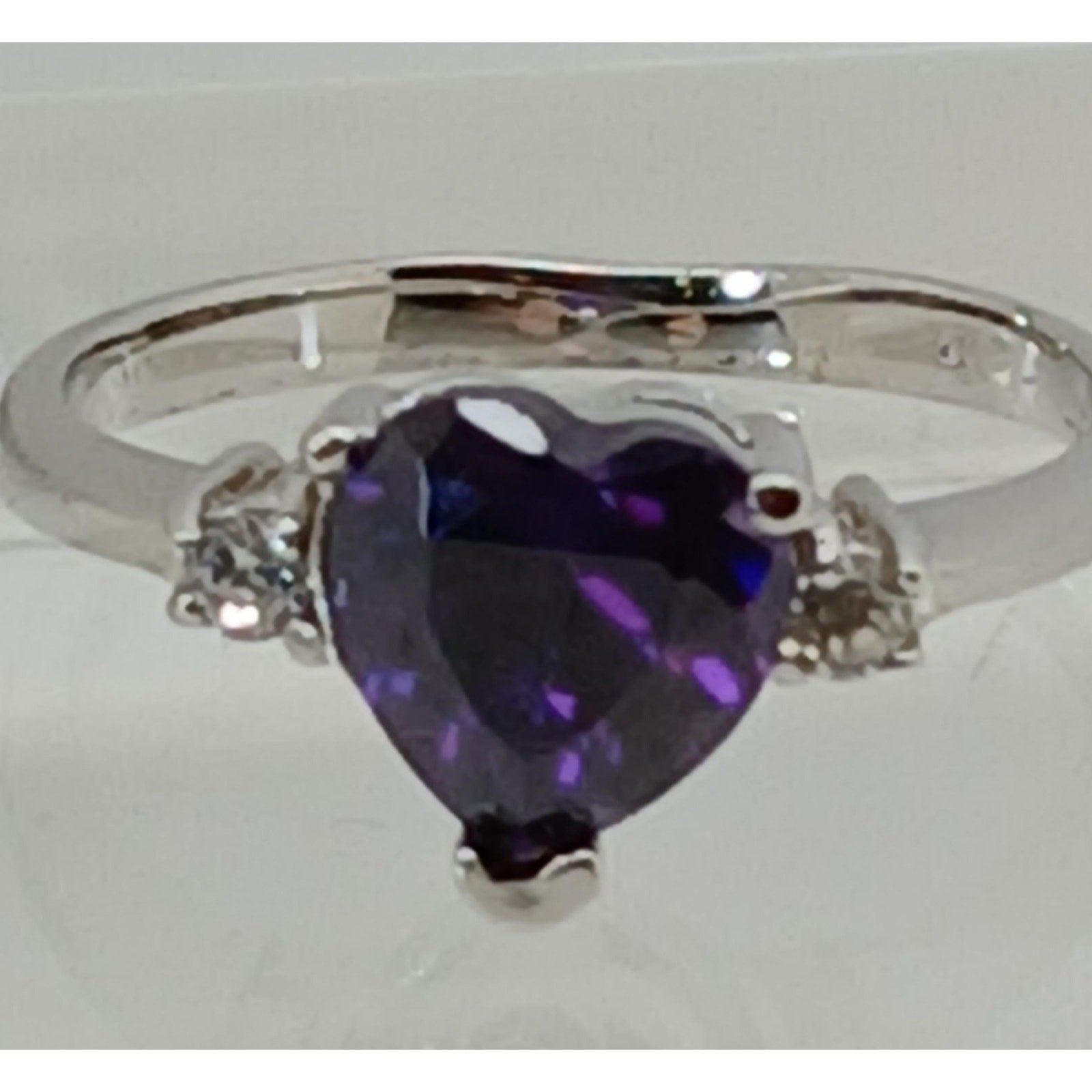 Vintage Ring Size 6 Silver Tone White Gold Plated Purple Sim Diamond CZ Heart
