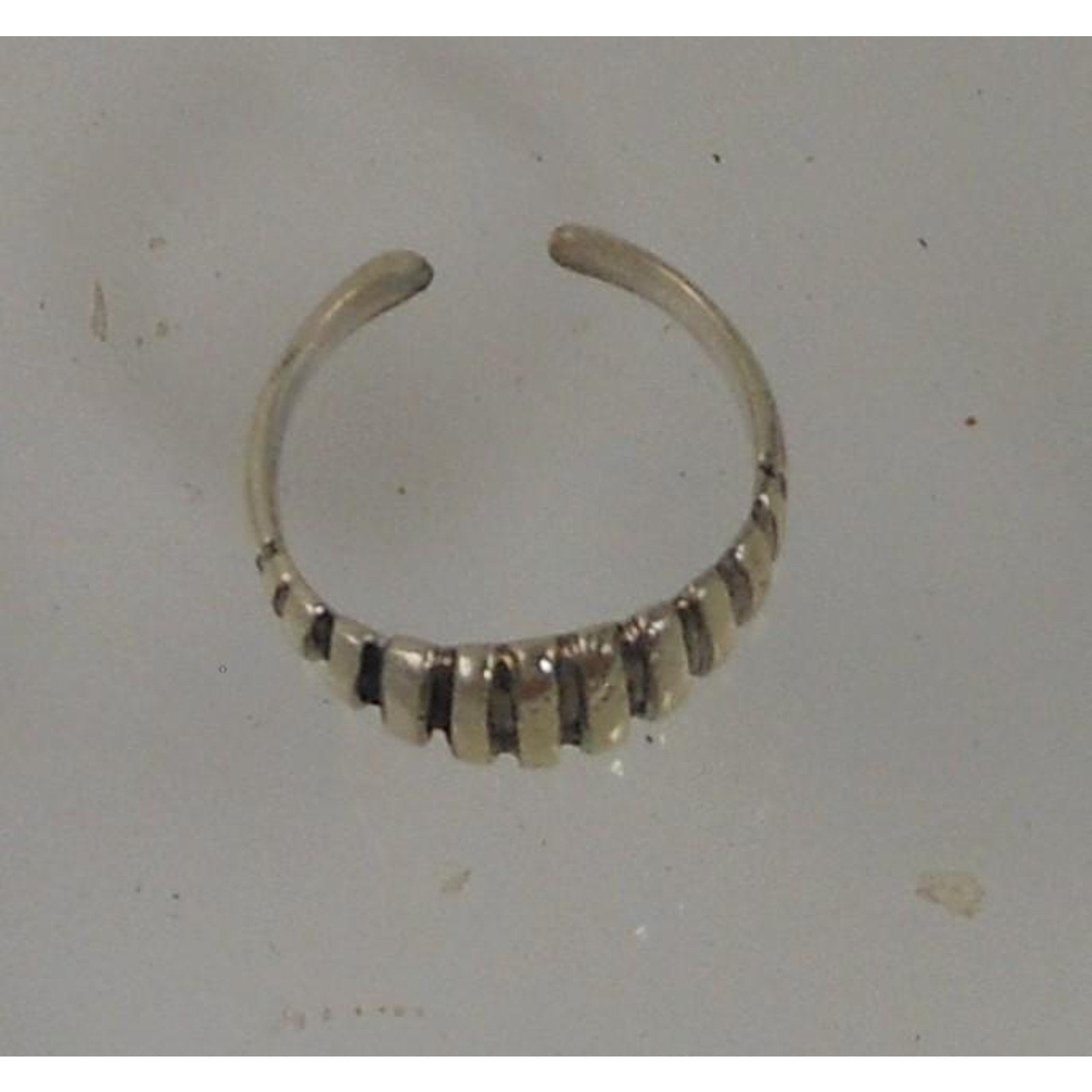 Handcrafted Ribbed Dome Toe Ring Sterling Silver Vintage Design Thailand 2g NOS