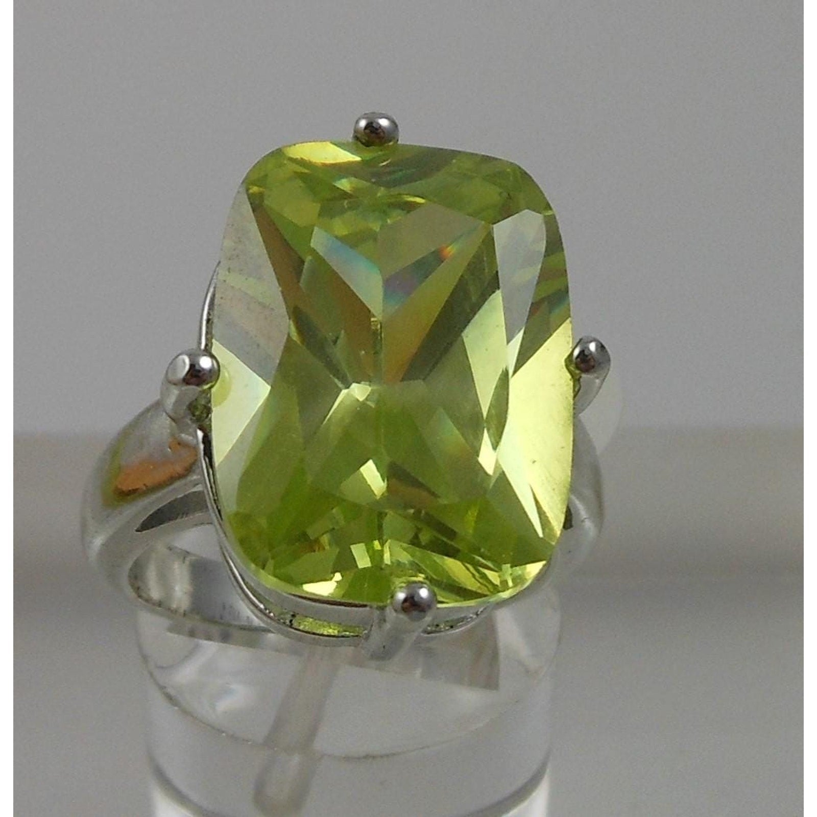 Bold Vintage 1990s Green Cocktail Ring Size 7 Thailand 925 Cubic Zirconia 10gram