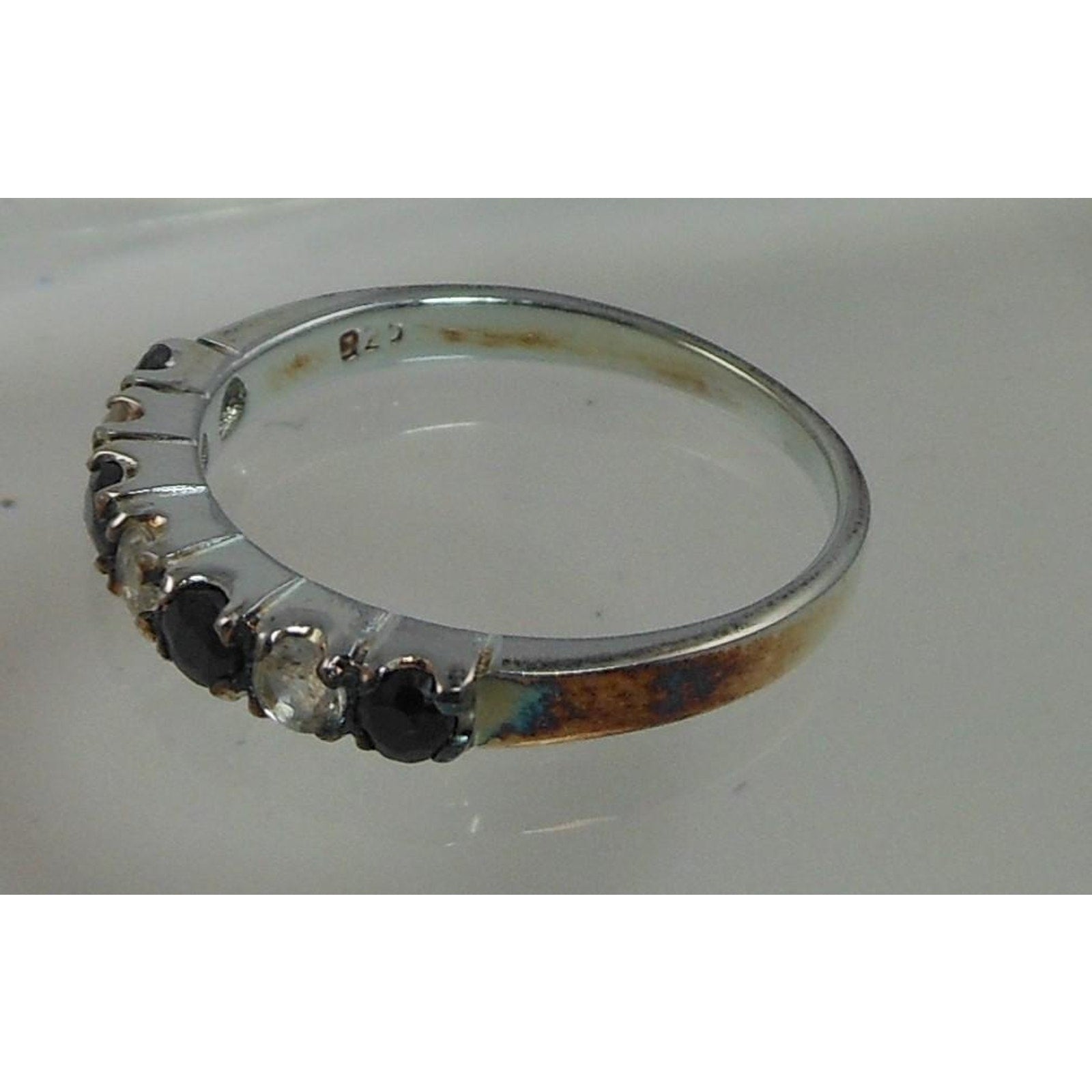 Elegant Vintage Sterling Silver Ring Green Emerald CZ Simulated Diamond - Size 6 - HoneyThomas.com