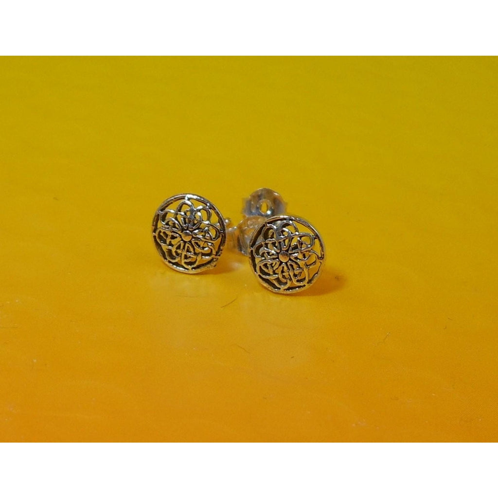 Vintage Sterling Silver Celtic Circle Symbol Stud Earrings Thailand New Old Stock