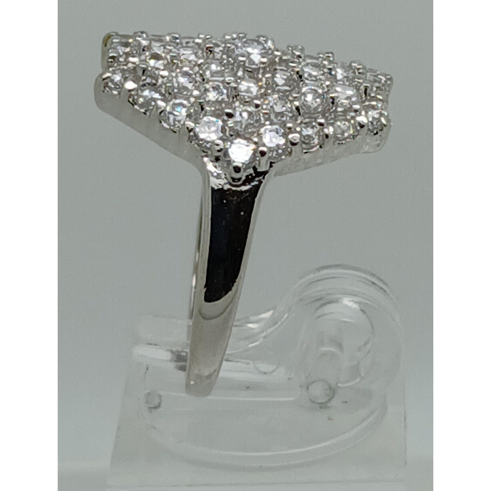 Elegant Vintage Size 7.25 White Gold Plate Pave Cluster Cocktail Statement Ring