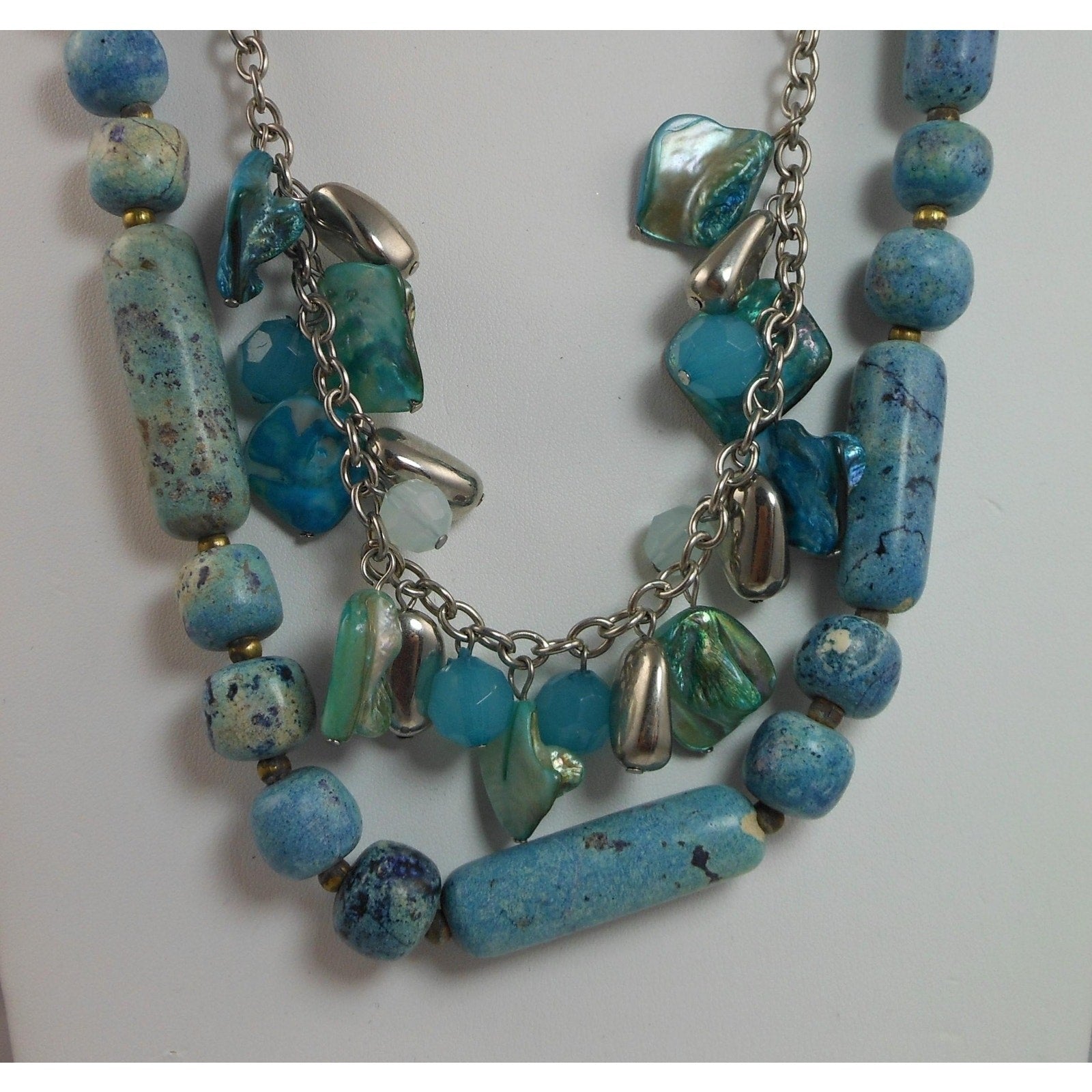 Stunning Vintage Turquoise Color Bead Necklace Set with Silver Blue Accents - HoneyThomas.com