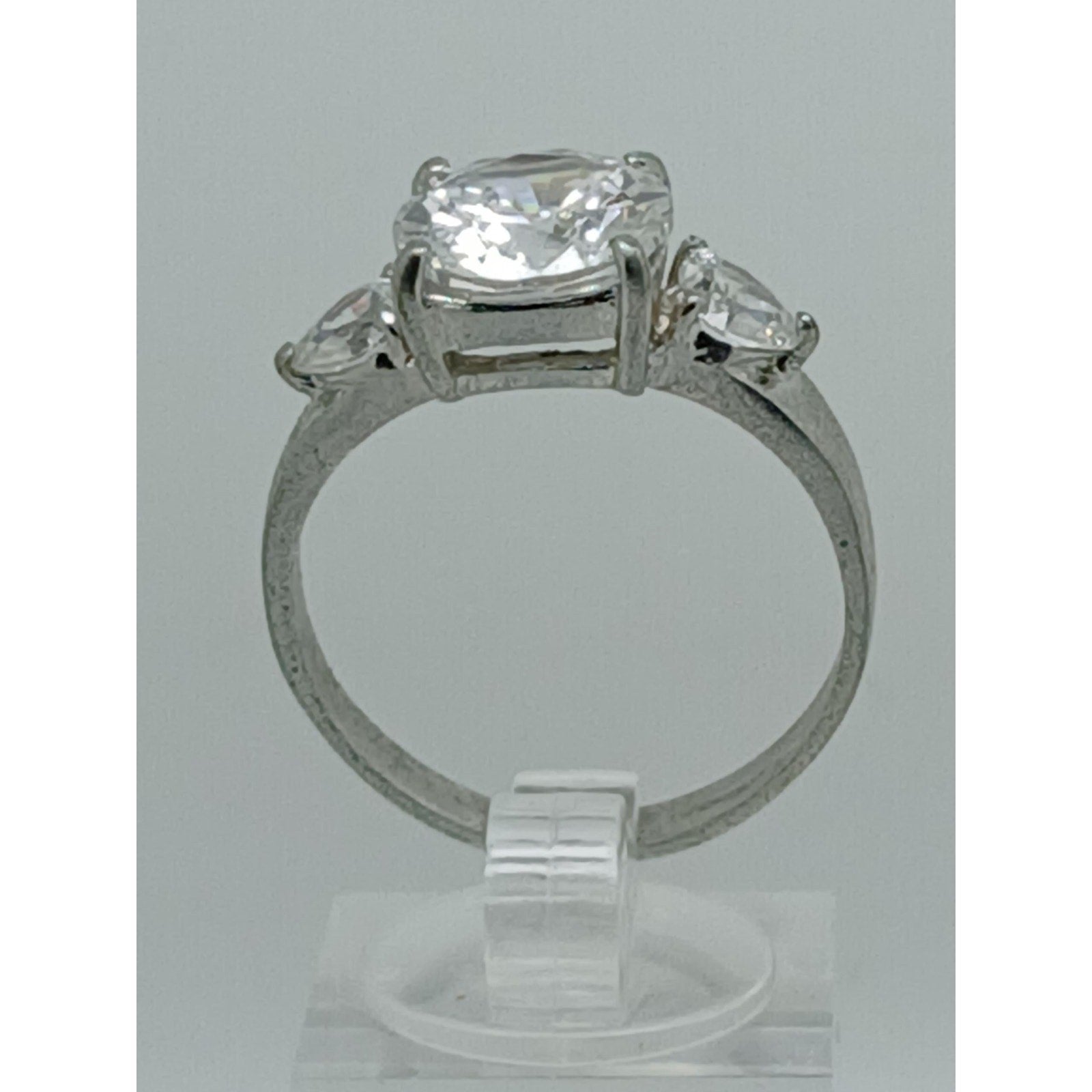 Vintage 5CT White Gold Plated Round Heart Shaped 3-Stone Ring Size 11 - HoneyThomas.com