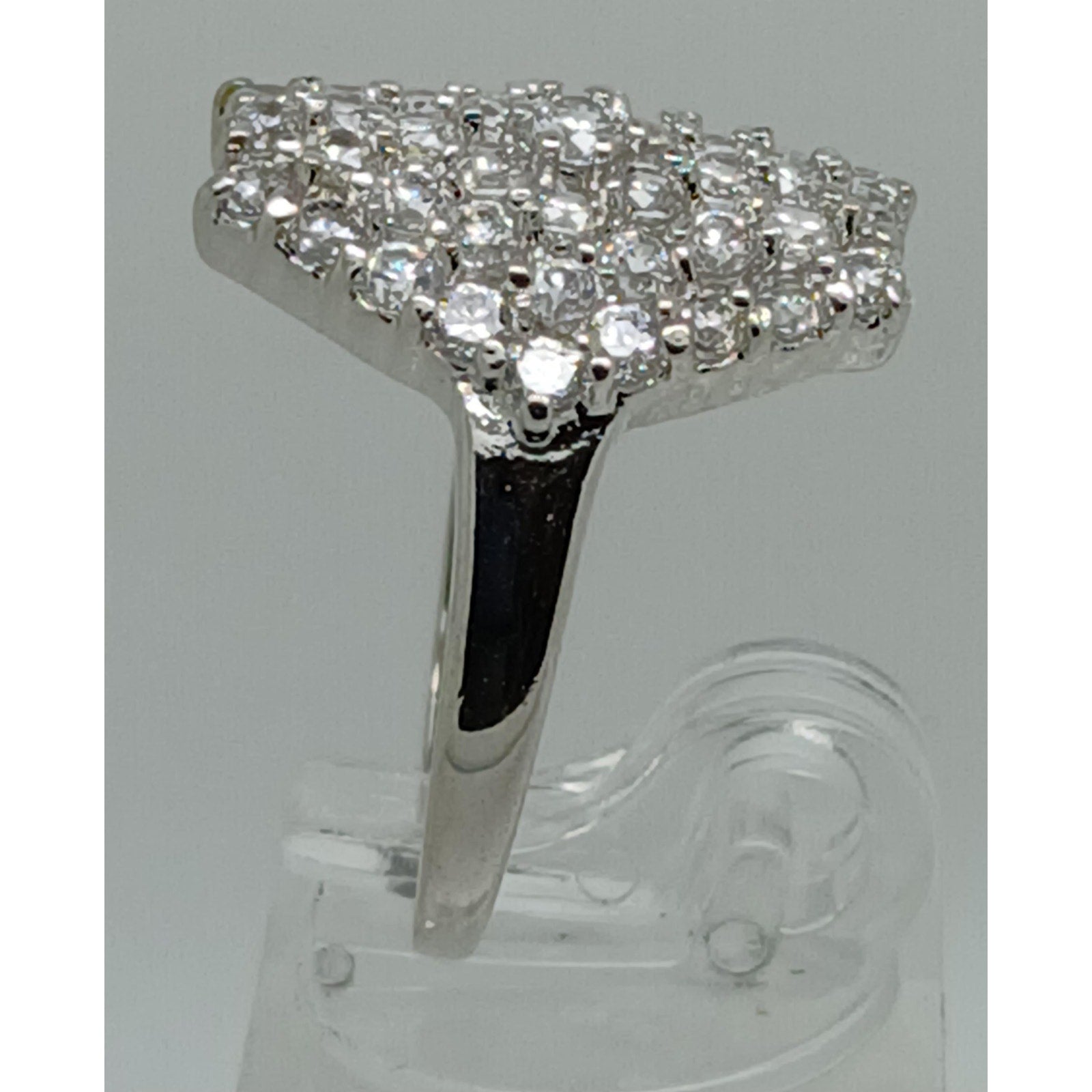 Elegant Vintage Size 7.25 White Gold Plate Pave Cluster Cocktail Statement Ring