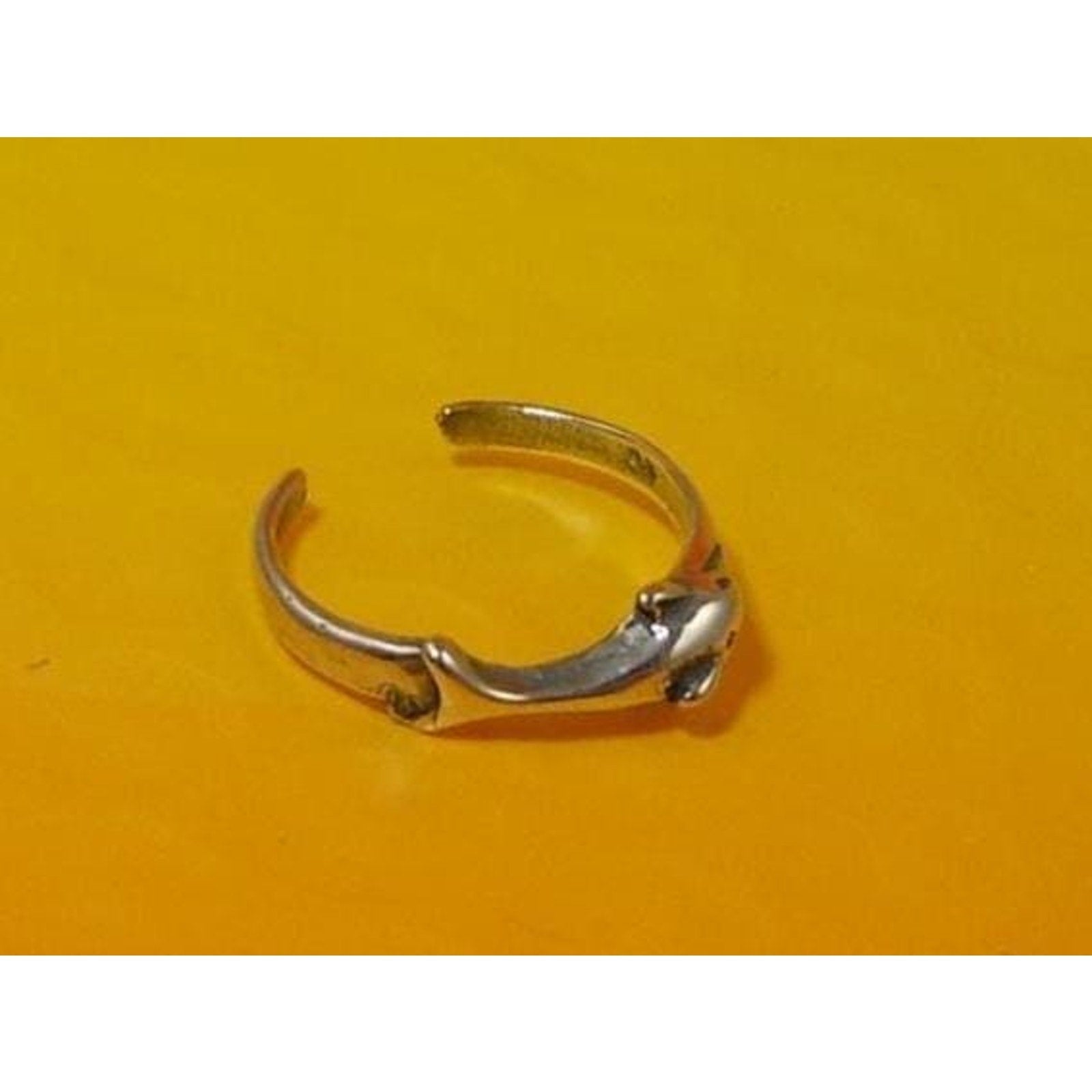 Vintage Sterling Silver Dolphin Toe Ring Handcrafted Jewelry New Old Stock - HoneyThomas.com