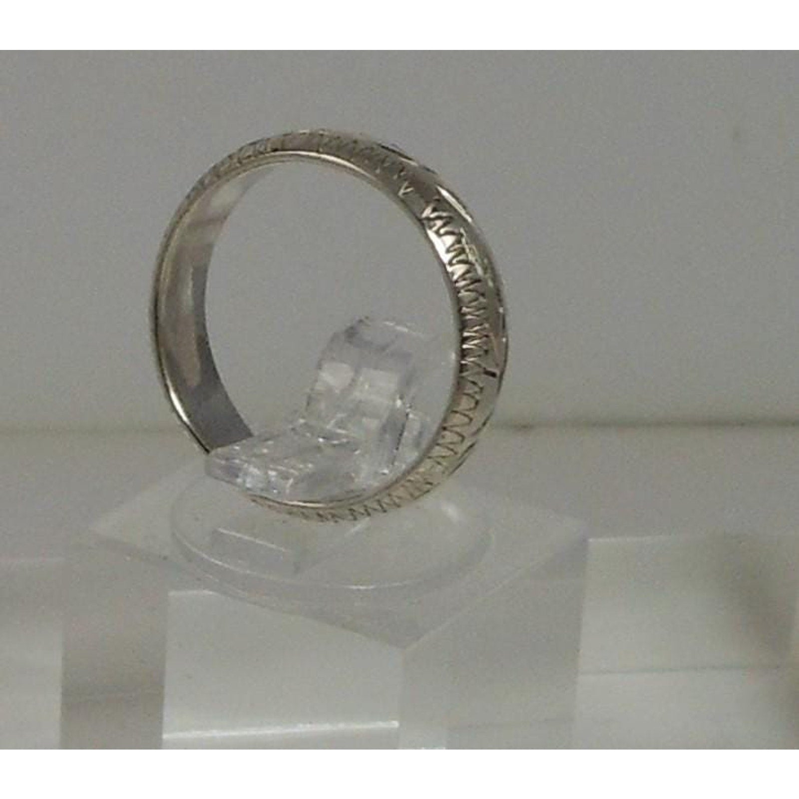 925 Sterling Silver Handcrafted Diamond-Cut Ring Size 5 Vintage Thailand 2.7g 4m - HoneyThomas.com