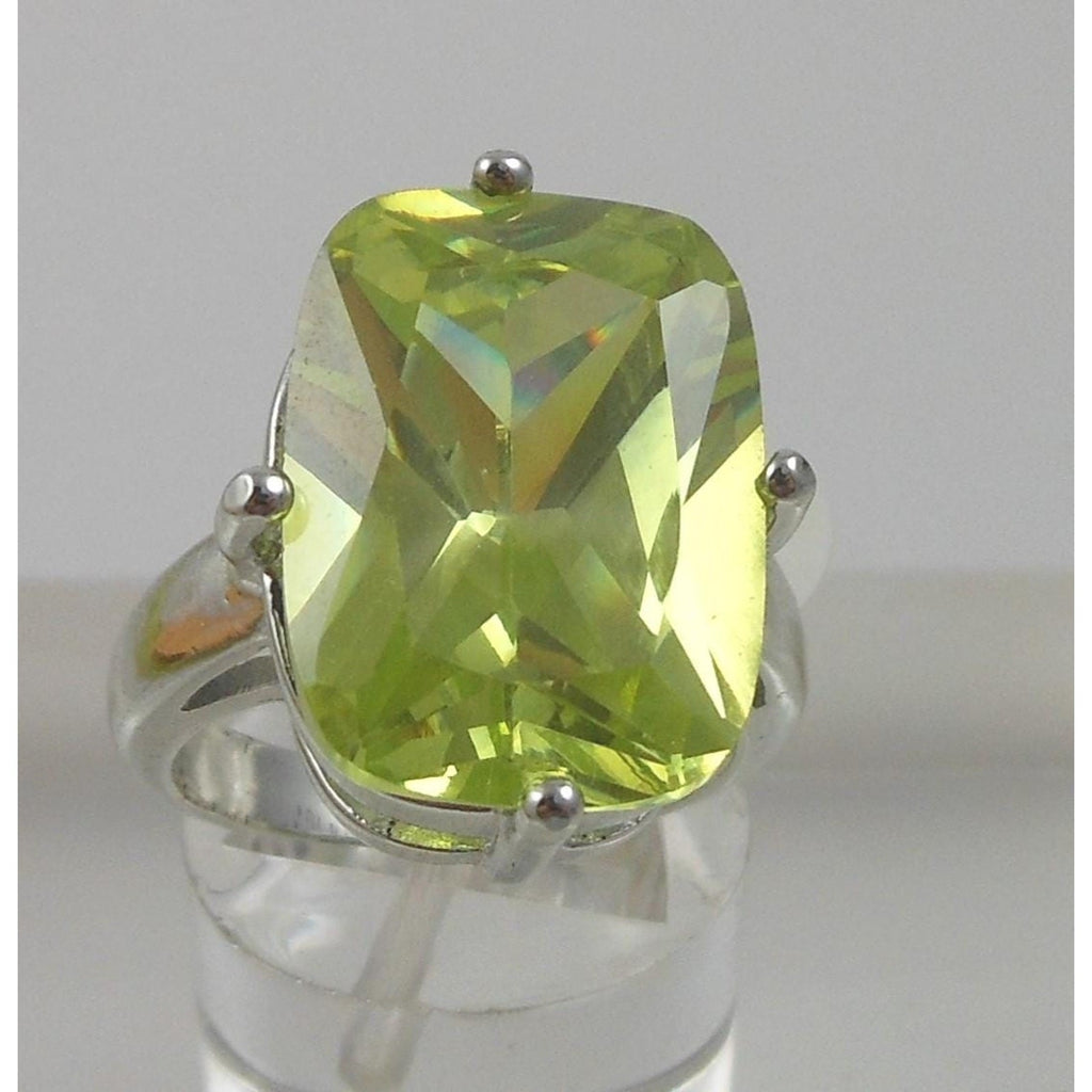 Bold Vintage 1990s Green Cocktail Ring Size 7 Thailand 925 Cubic Zirconia 10gram