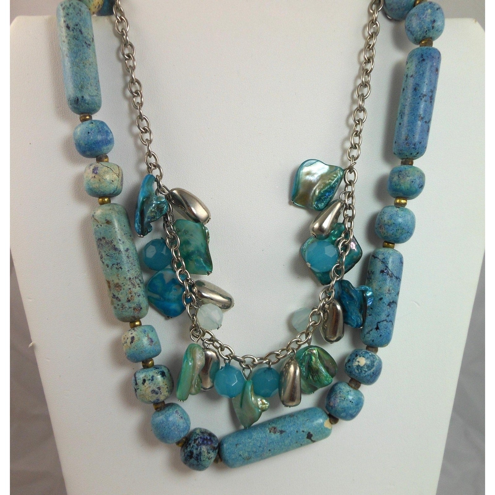 Stunning Vintage Turquoise Color Bead Necklace Set with Silver Blue Accents - HoneyThomas.com
