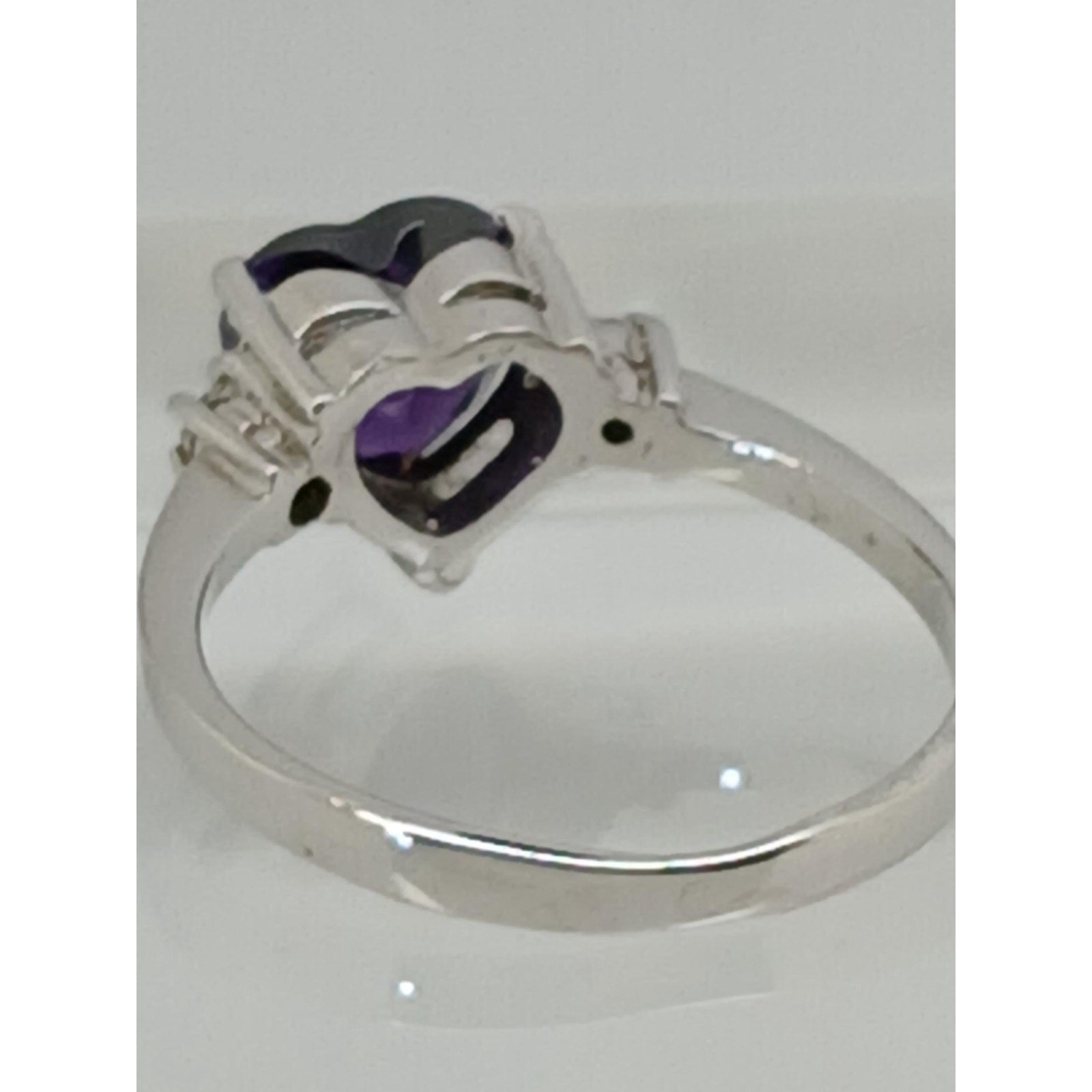 Vintage Ring Size 6 Silver Tone White Gold Plated Purple Sim Diamond CZ Heart