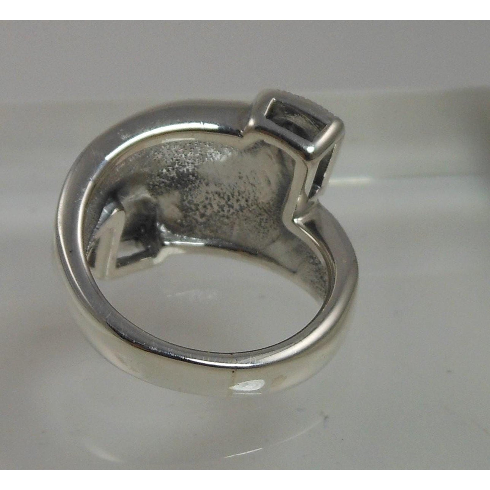 Stunning Vintage 1990's Sterling Silver Mother of Pearl Marcasite Ring Size 5 - HoneyThomas.com