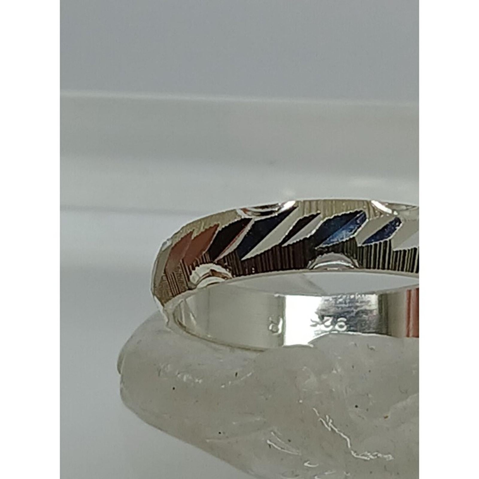 Elegant Vintage Sterling Silver Wedding Band Ring with Diamond-Cut Detailing - Size 8.5