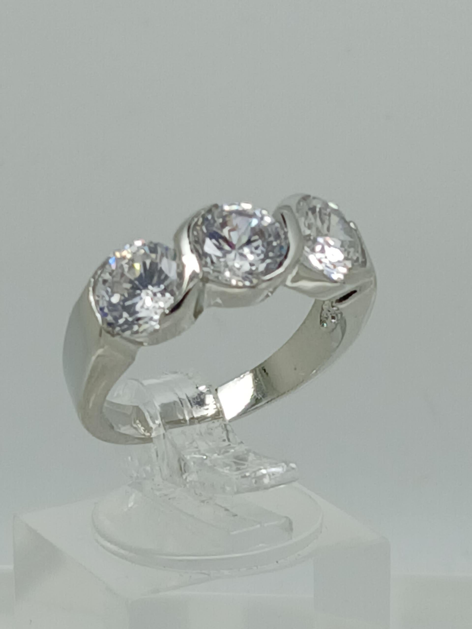 Vintage White Gold Plated 3-Stone Simulated Diamond CZ Wedding Ring Size 8 NOS