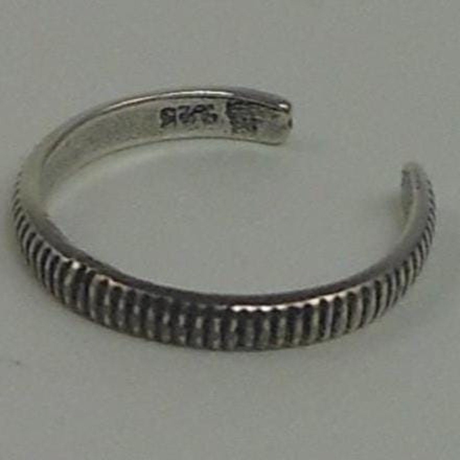 Vintage 925 Sterling Silver Coin Edge Toe Ring - Sexy Style from Thailand  NOS