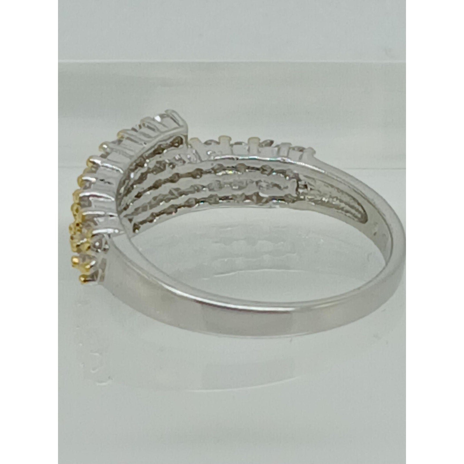 Size 7 Elegant Vintage 2-Tone White Yellow Gold Plated Cocktail Sim Diamond Ring