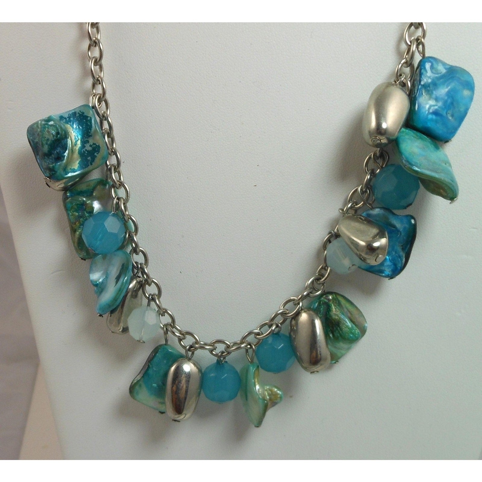 Stunning Vintage Turquoise Color Bead Necklace Set with Silver Blue Accents - HoneyThomas.com