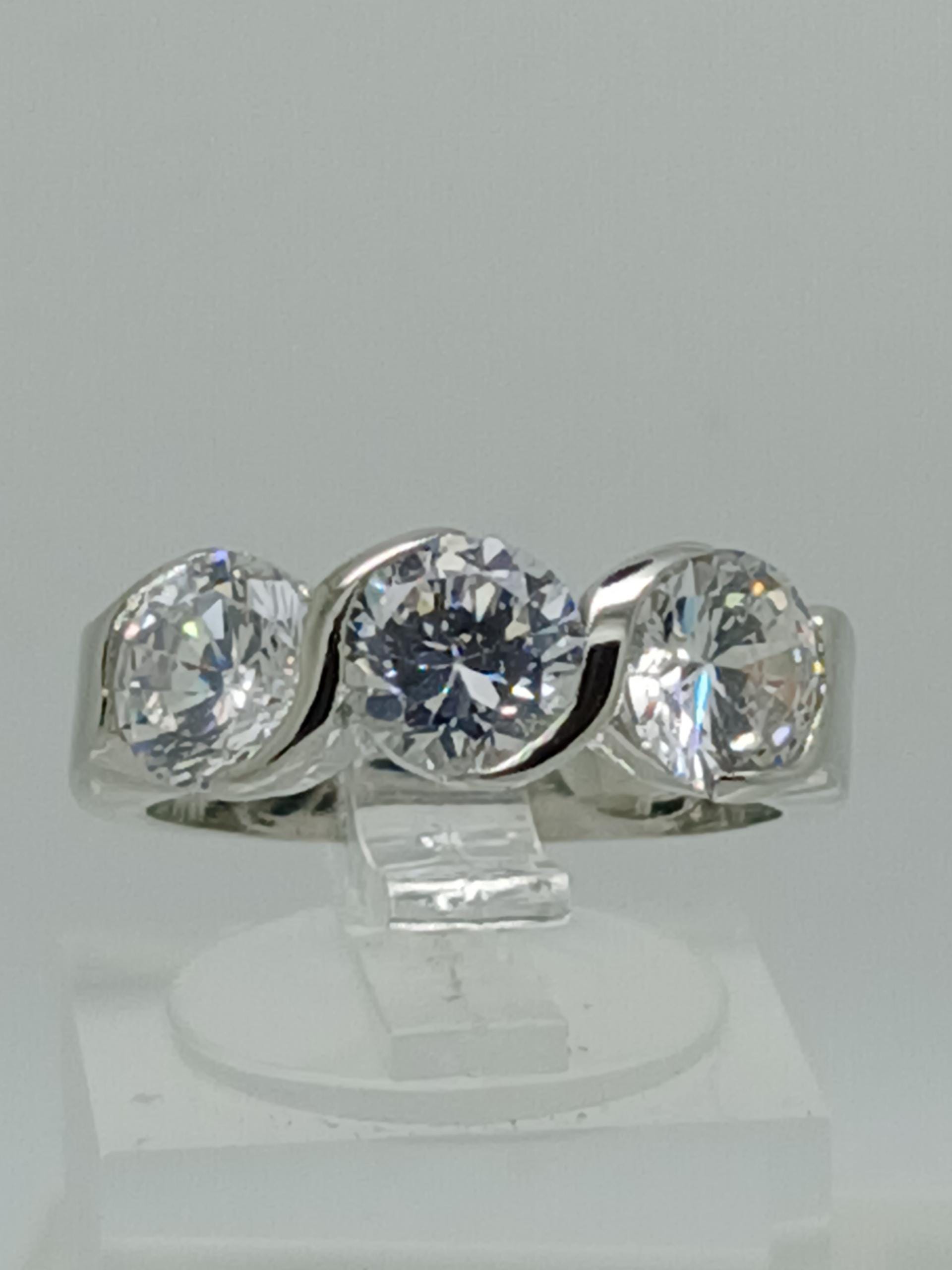 Vintage White Gold Plated 3-Stone Simulated Diamond CZ Wedding Ring Size 8 NOS