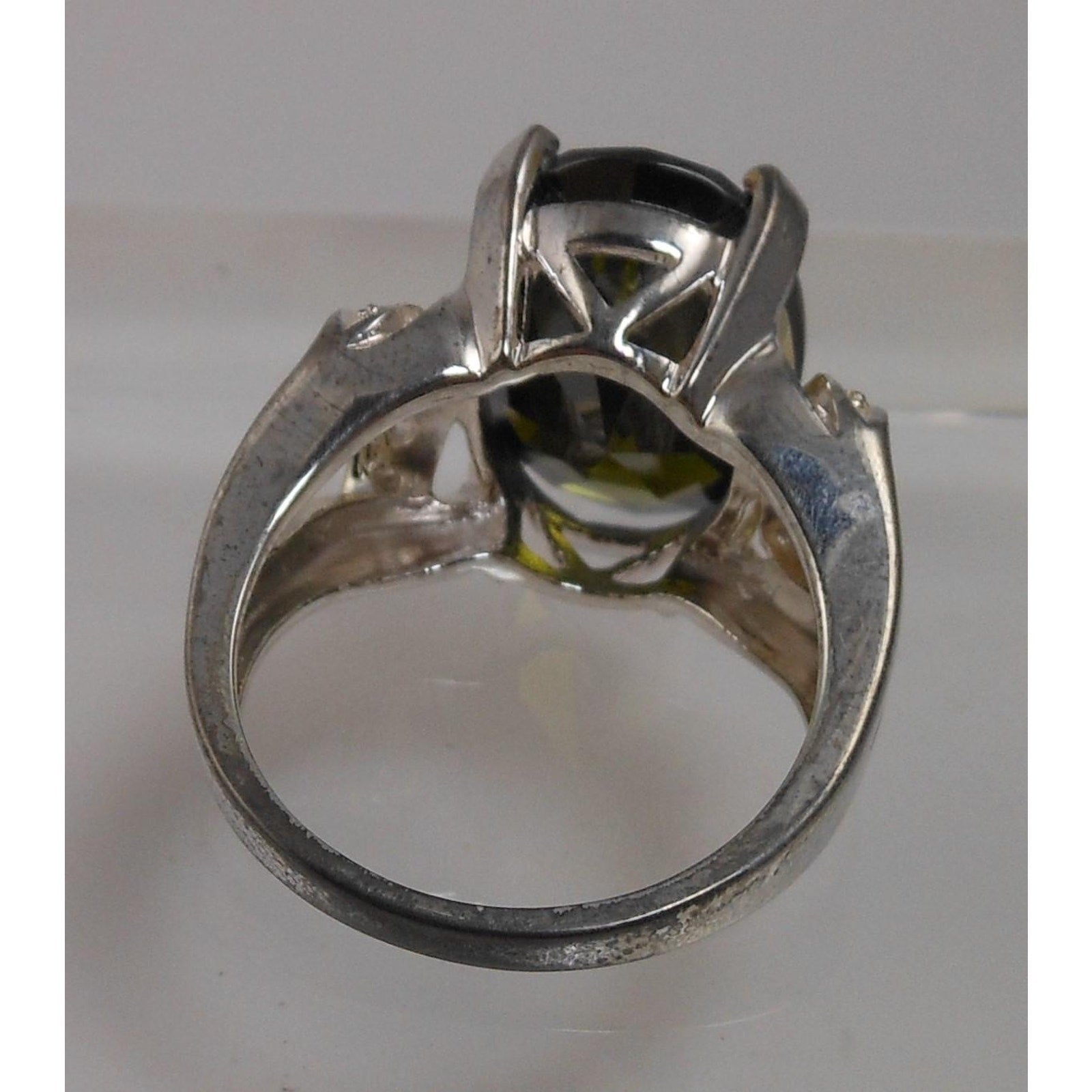 Vintage 1990's Sterling Silver Dark Green CZ Cocktail Statement Ring Size 8 - HoneyThomas.com