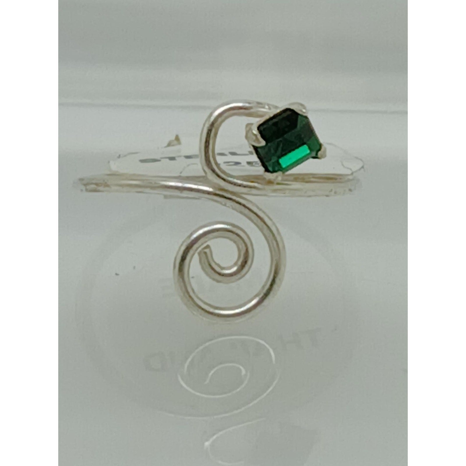 Sterling Silver Sexy Emerald Green Crystal Rhinestone Toe Ring - Adjustable Size - HoneyThomas.com