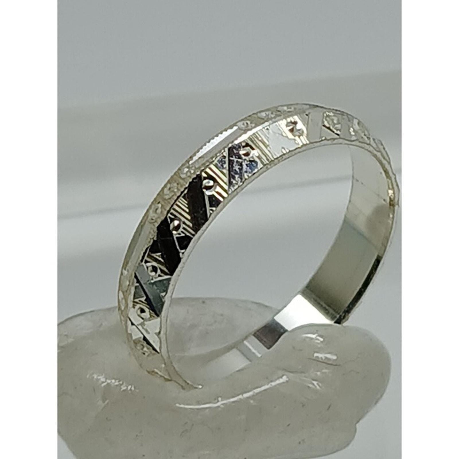Vintage Diamond-Cut 925 Sterling Silver Stack Band Ring - Timeless Elegance and Sparkle, Size 8.25