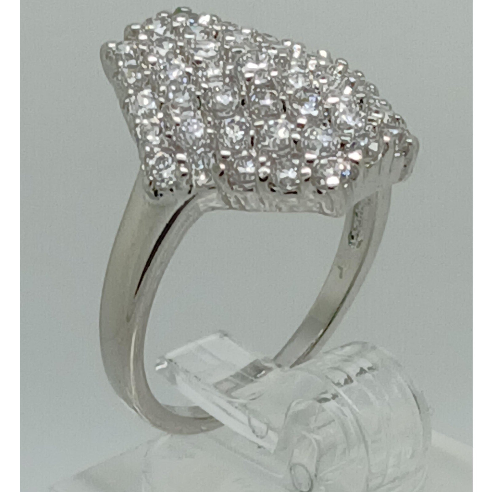Elegant Vintage Size 7.25 White Gold Plate Pave Cluster Cocktail Statement Ring