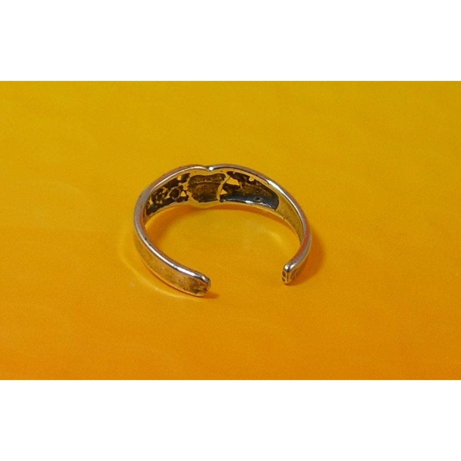 Vintage Sterling Silver Heart Floral Cut-Out Toe Ring Handcrafted New Old Stock - HoneyThomas.com