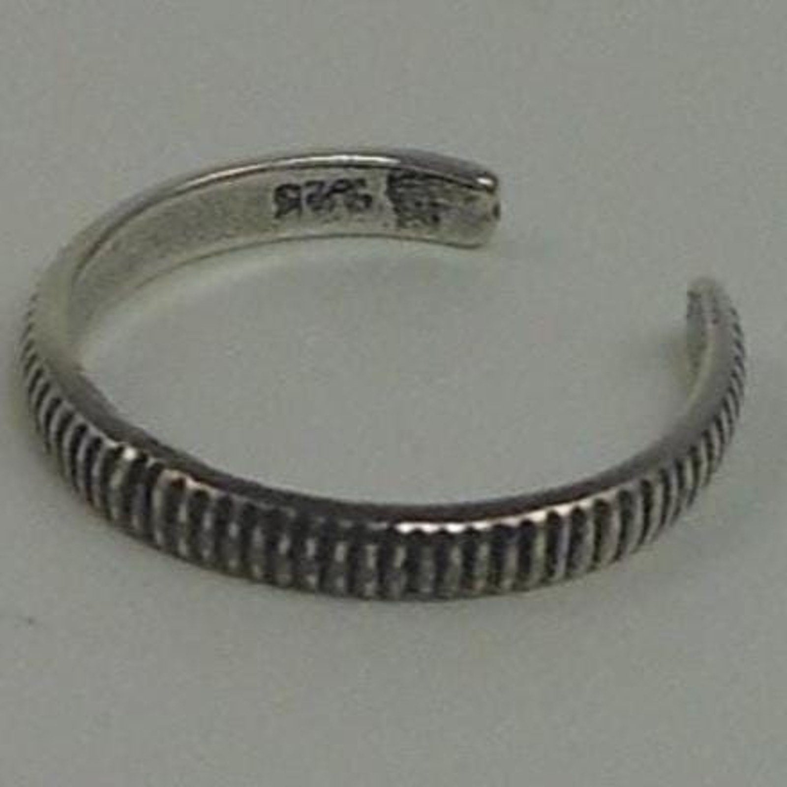 Vintage 925 Sterling Silver Sexy Money Coin Edge Toe Ring - Thailand New Old - HoneyThomas.com