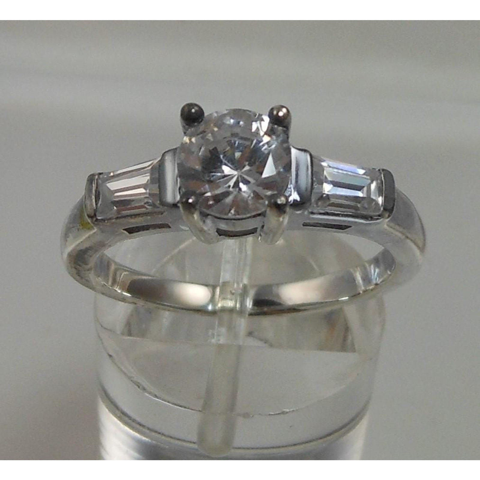 Luxury Classic 1990s Vintage Sterling Silver Diamond CZ Wedding Band Ring Size 7
