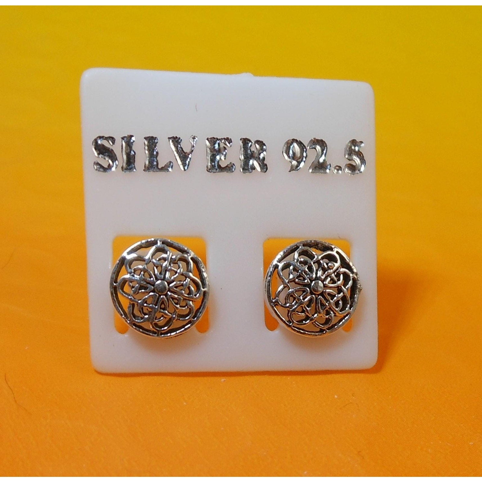 Vintage Sterling Silver Celtic Circle Symbol Stud Earrings Thailand New Old Stock