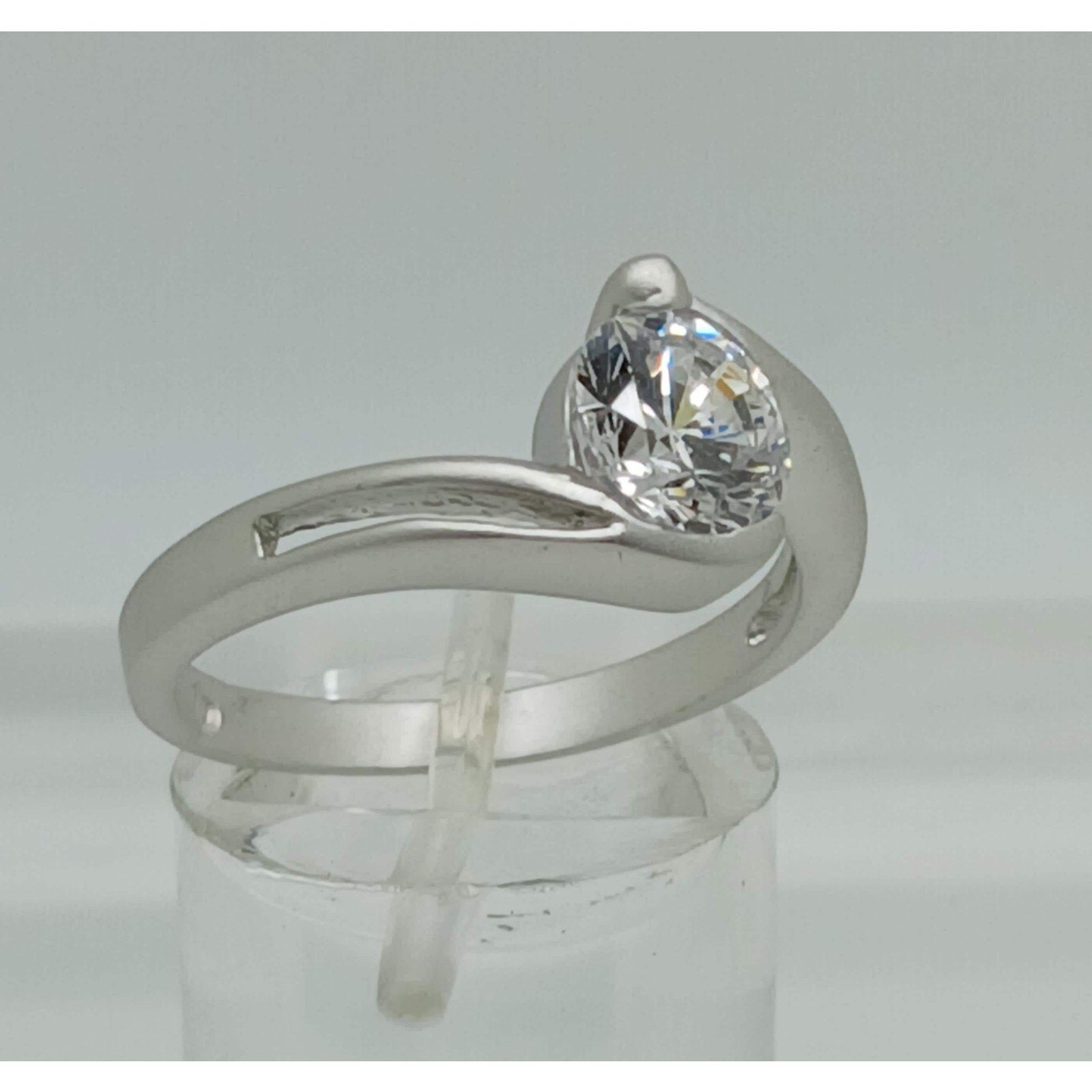 Vintage 1990s White Gold EP Band Satin Finish Solitaire Ring Size 9 Rare New - HoneyThomas.com