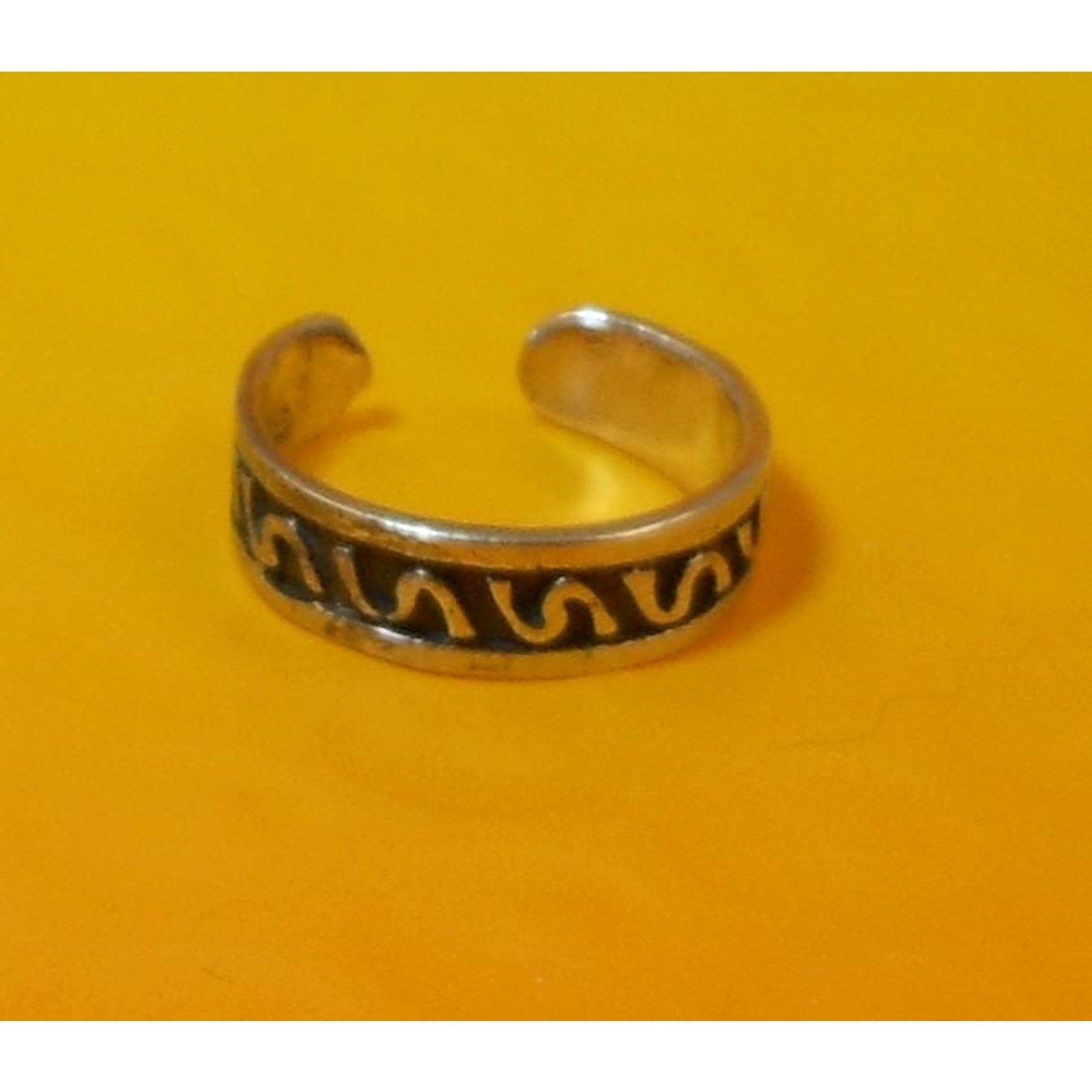 Vintage Sterling Silver Tribal Celtic Toe Ring - Boho Foot Jewelry NOS Thailand - HoneyThomas.com