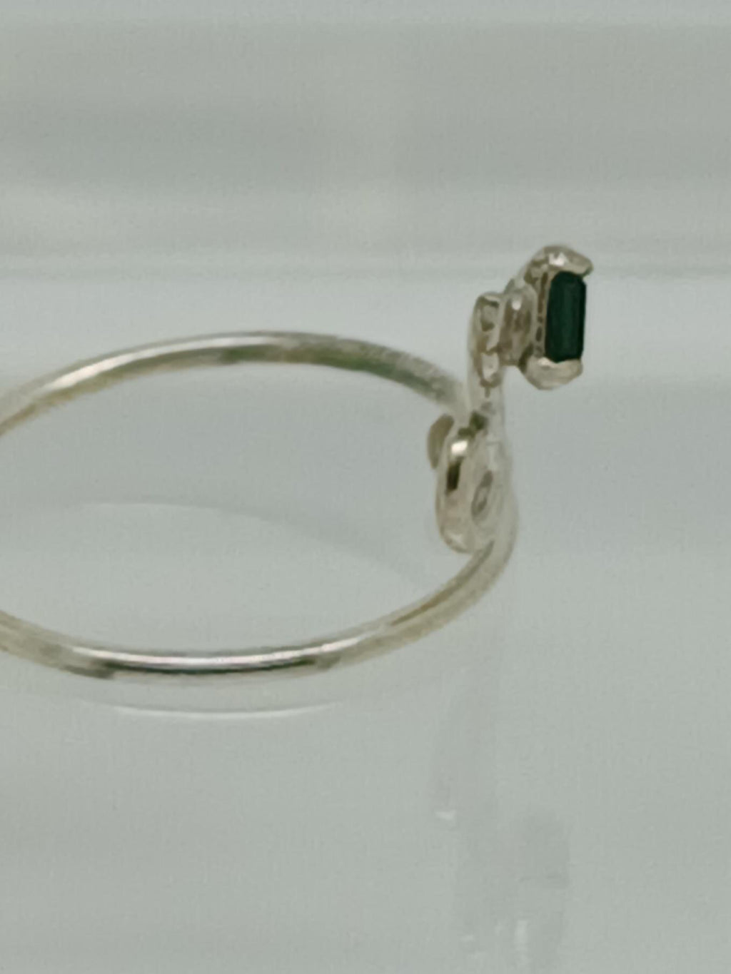 Emerald Green Crystal Rhinestone Toe Ring: .925 Sterling Silver, Adjustable