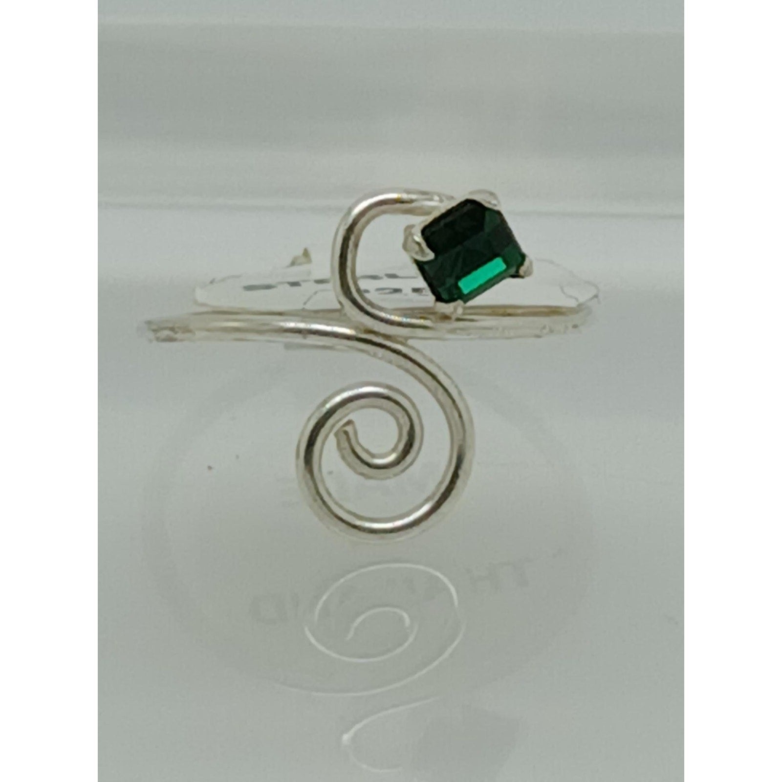 Sterling Silver Sexy Emerald Green Crystal Rhinestone Toe Ring - Adjustable Size - HoneyThomas.com