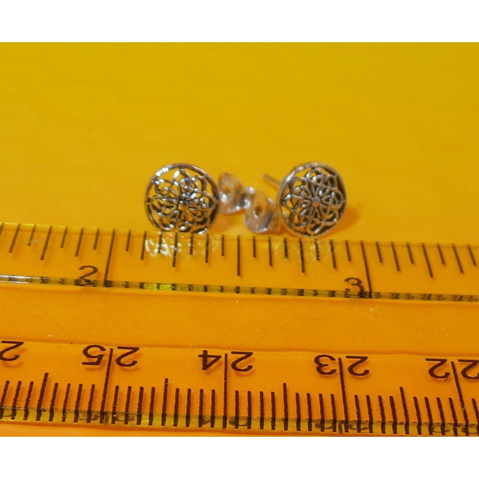 Vintage Sterling Silver Celtic Circle Symbol Stud Earrings Thailand New Old Stock