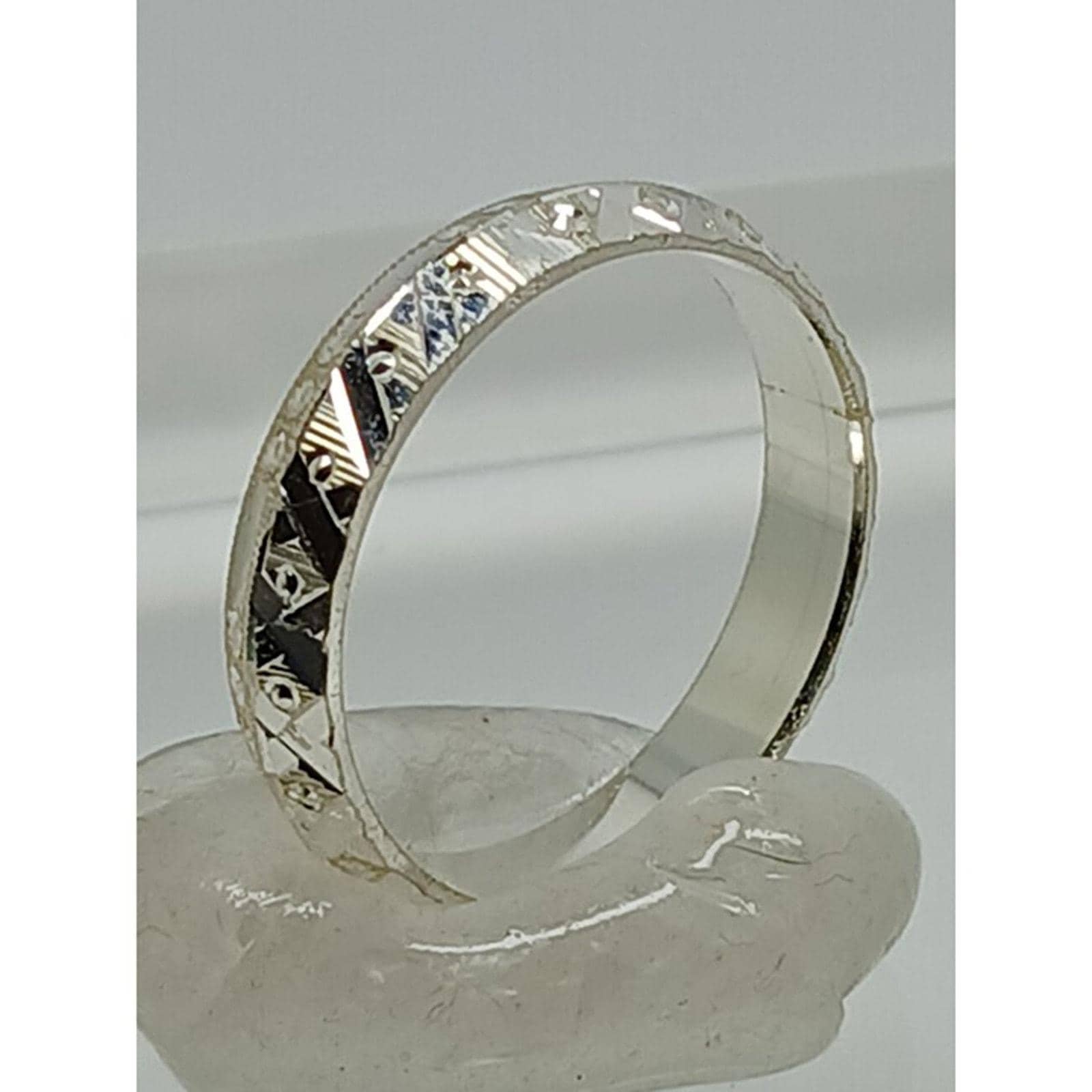 Vintage Diamond-Cut 925 Sterling Silver Stack Band Ring - Timeless Elegance and Sparkle, Size 8.25