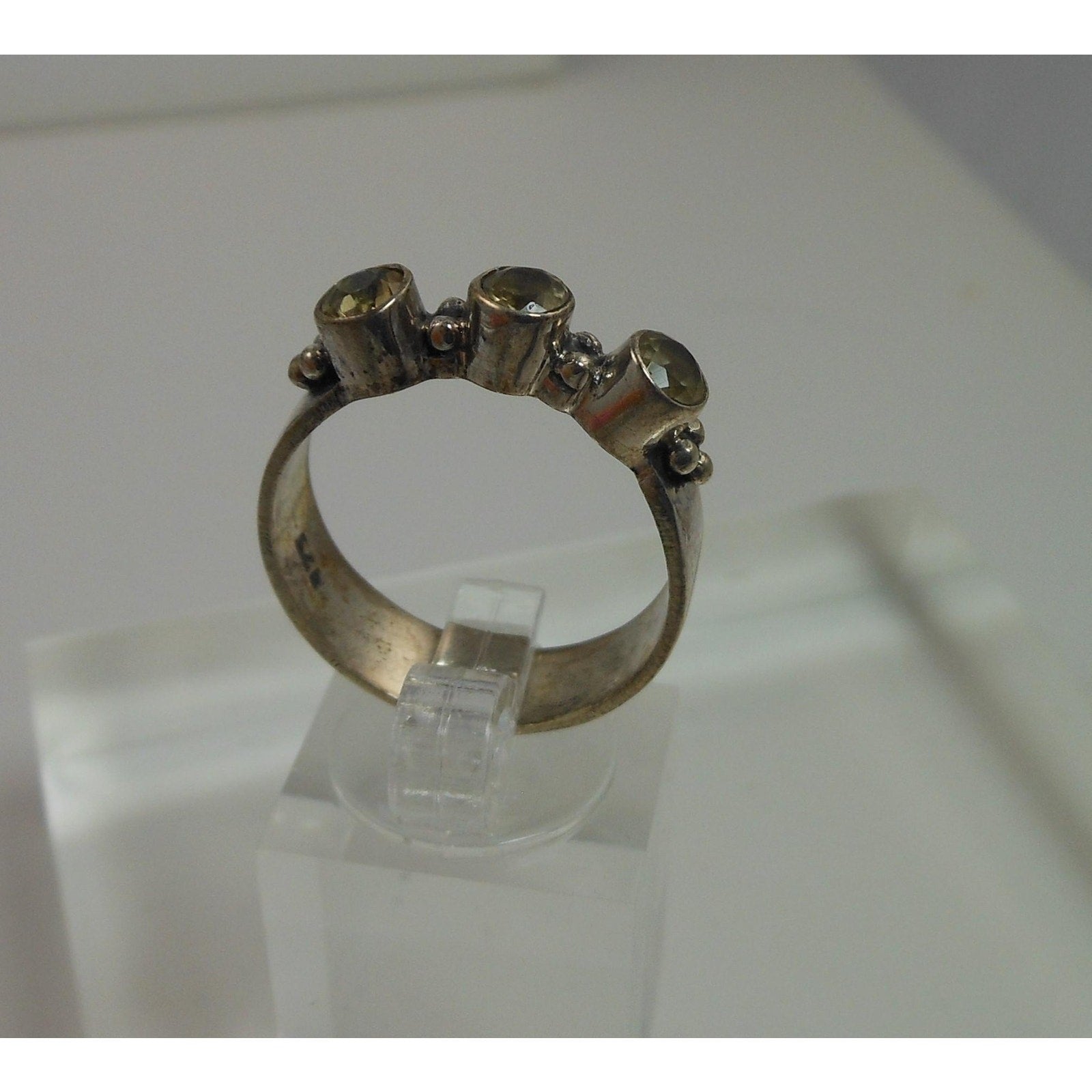 925 Sterling Silver Bali Design Ring Size 9.5 Vintage 3-Stone Balinese Style - HoneyThomas.com